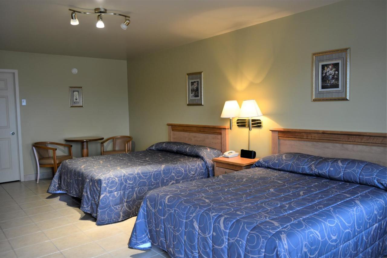 Motel Quatre Saisons فورستفيل المظهر الخارجي الصورة