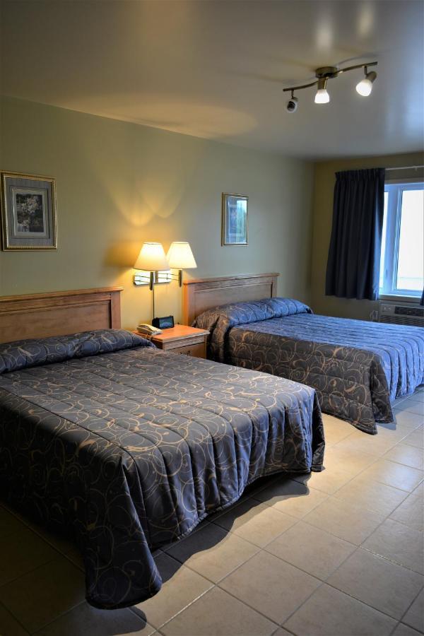 Motel Quatre Saisons فورستفيل المظهر الخارجي الصورة
